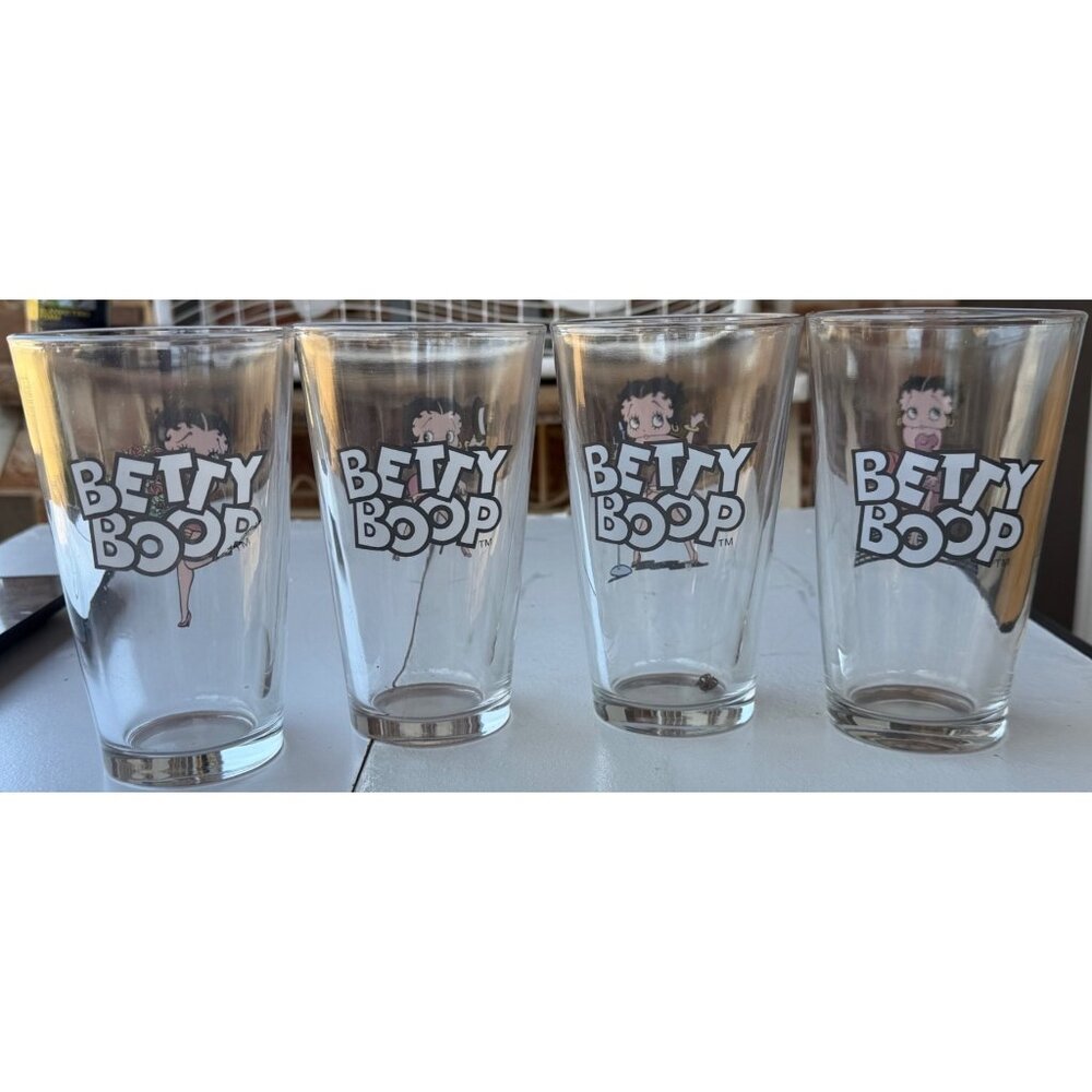 Set of 4 Betty Boop Classic Collectible 16 oz. Drinking Glasses 6" Tall (READ) - Picture 2 of 16